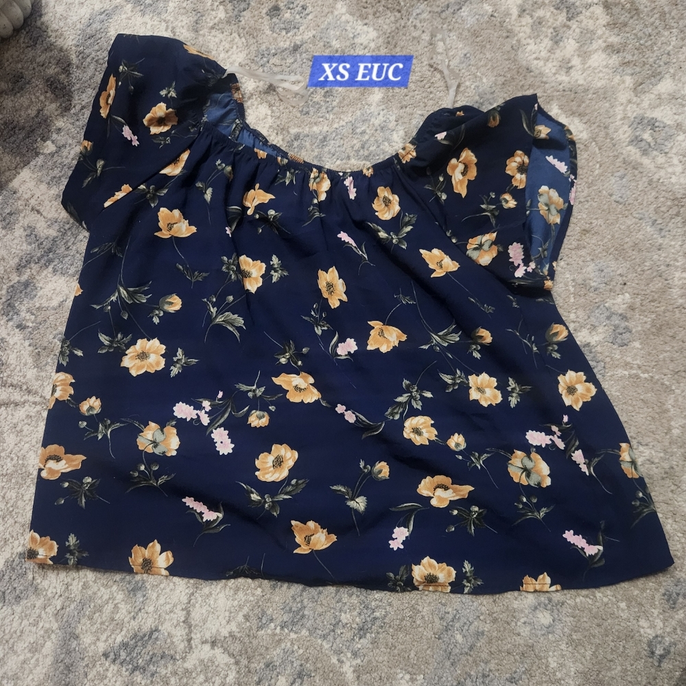 Floral top